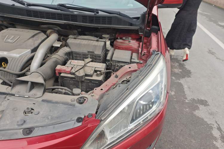 Used Luxgen U6 SUV 2014 1.8T Fashion Edition Engine Bay Left