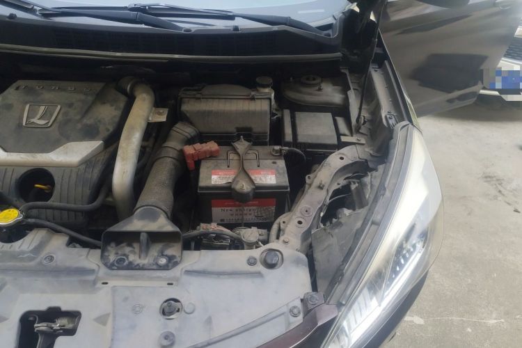 Used Luxgen U6 SUV 2014 1.8T Fashion Edition Engine Bay Left