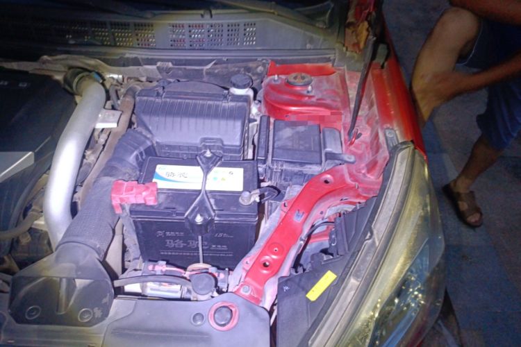 Used Luxgen U6 SUV 2014 1.8T ZhiZun Model Engine Bay Left