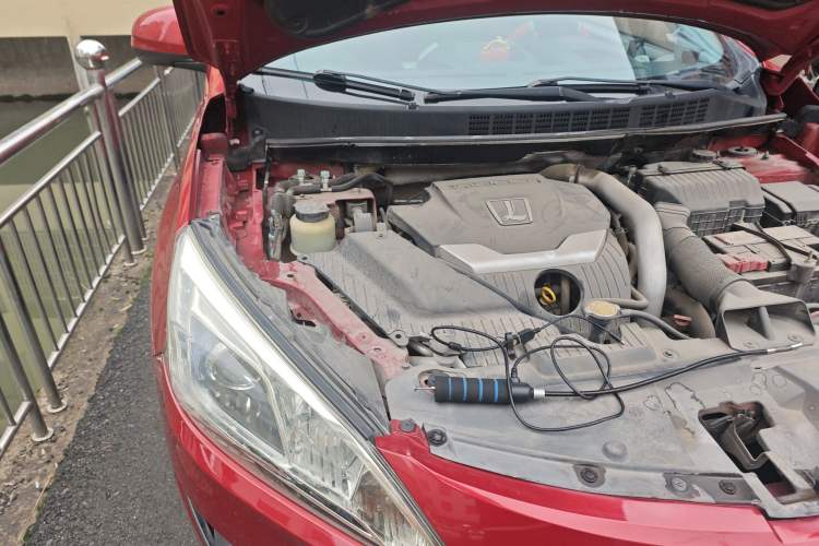Used Luxgen U6 SUV 2014 1.8T Fashion Edition Engine Bay Right