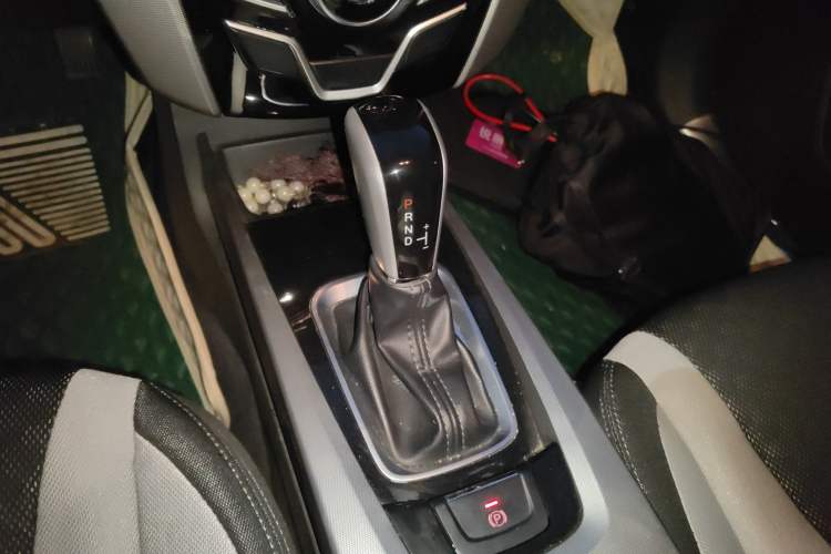 Used Luxgen U6 SUV 2014 1.8T Charm Version Gear Lever
