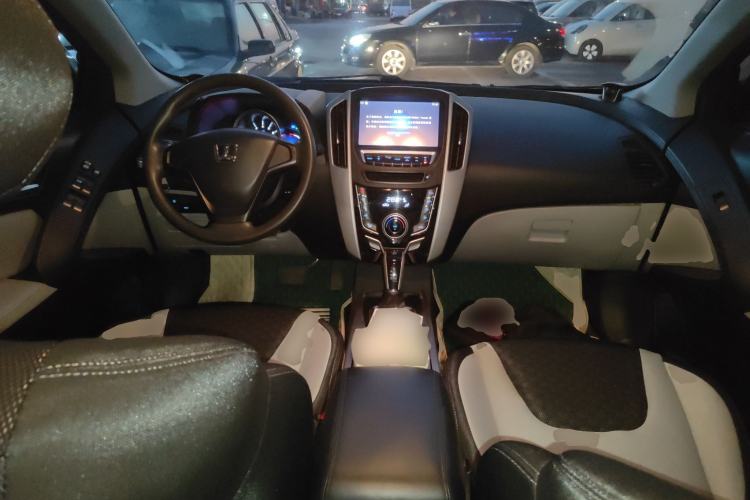 Used Luxgen U6 SUV 2014 1.8T Charm Version Interior 2