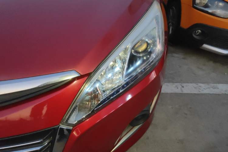 Used Luxgen U6 SUV 2014 1.8T Charm Version Left Front Headlight