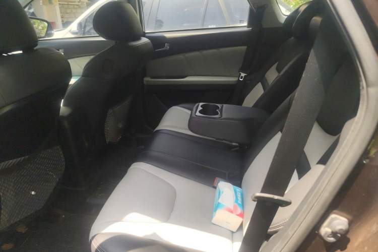 Used Luxgen U6 SUV 2014 1.8T Fashion Edition Left Rear Seat