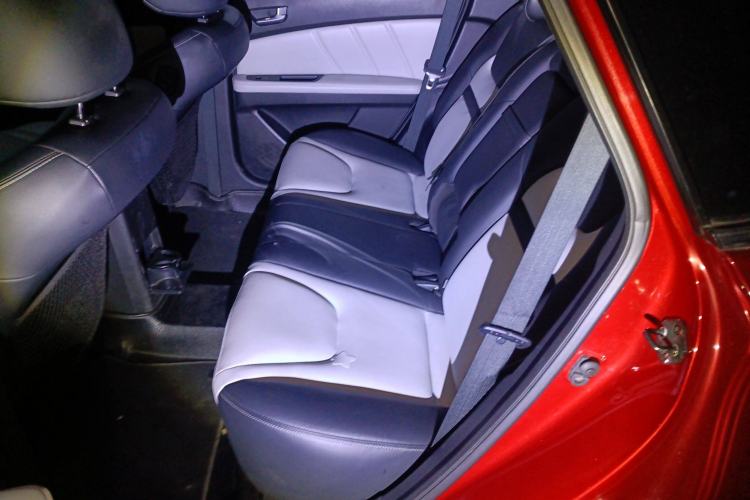 Used Luxgen U6 SUV 2014 1.8T ZhiZun Model Left Rear Seat