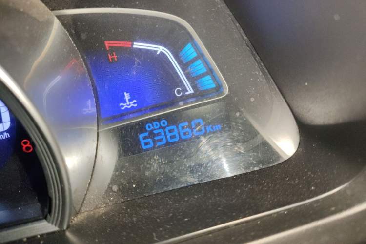 Used Luxgen U6 SUV 2014 1.8T Fashion Edition Odometer Close Up