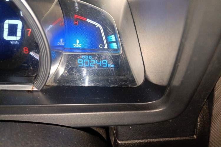 Used Luxgen U6 SUV 2014 1.8T ZhiZun Model Odometer Close Up