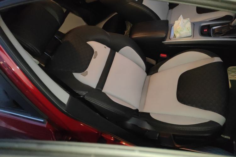 Used Luxgen U6 SUV 2014 1.8T Charm Version Right Front Seat