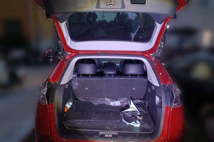 Used Luxgen U6 SUV 2014 1.8T ZhiZun Model Trunk