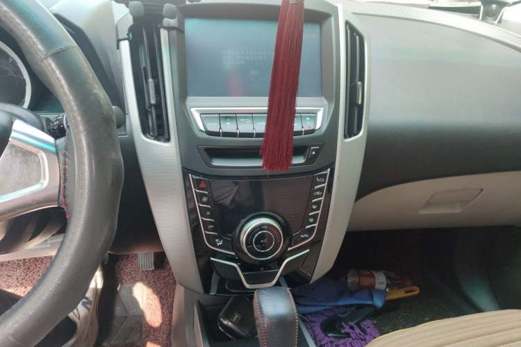 Used Luxgen U6 SUV 2014 1.8T Fashion Edition Audio And AC Panel