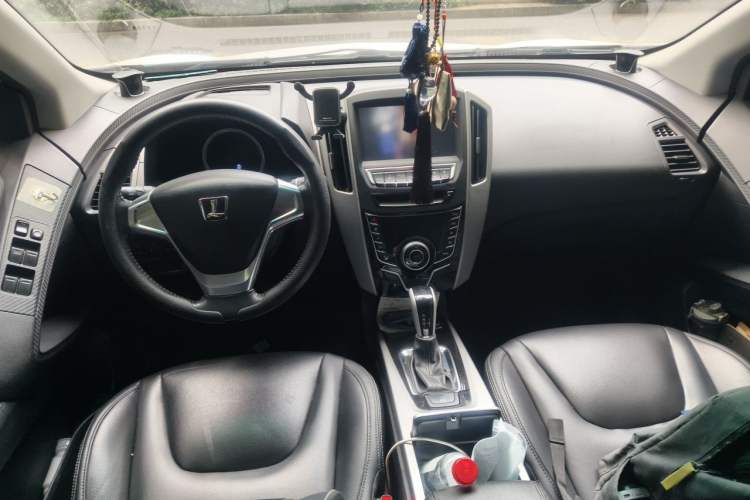 Used Luxgen U6 SUV 2014 1.8T Fashion Edition Center Console