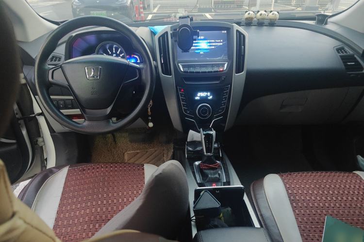 Used Luxgen U6 SUV 2014 1.8T Charm Version Center Console