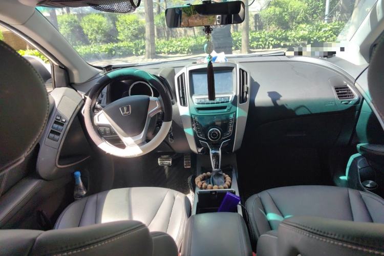 Used Luxgen U6 SUV 2014 1.8T Fashion Edition Center Console