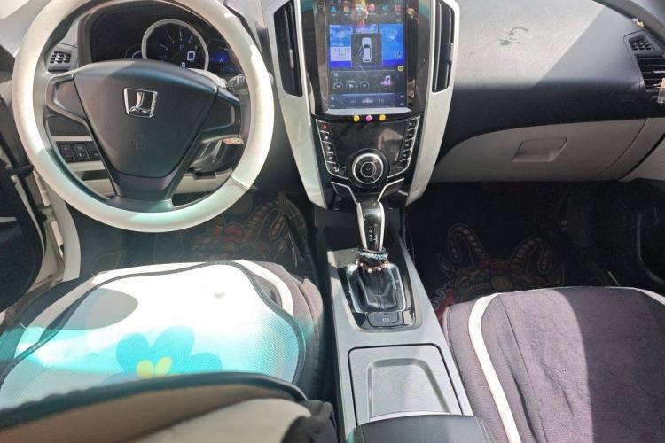Used Luxgen U6 SUV 2014 1.8T Charm Version Center Console