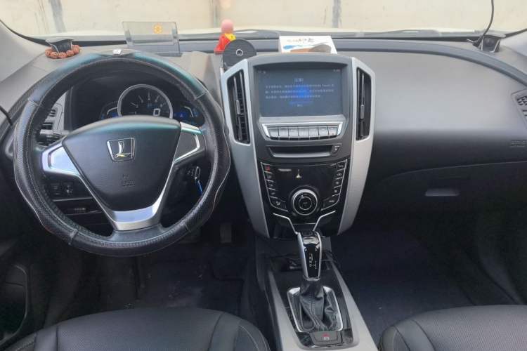 Used Luxgen U6 SUV 2014 1.8T Fashion Edition Center Console