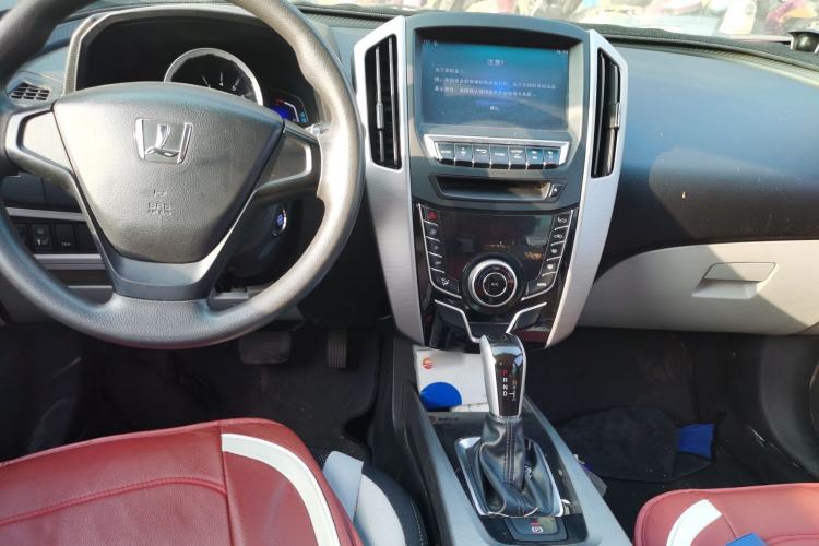 Used Luxgen U6 SUV 2014 1.8T Charm Version Center Console