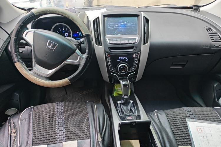 Used Luxgen U6 SUV 2014 1.8T Fashion Edition Center Console