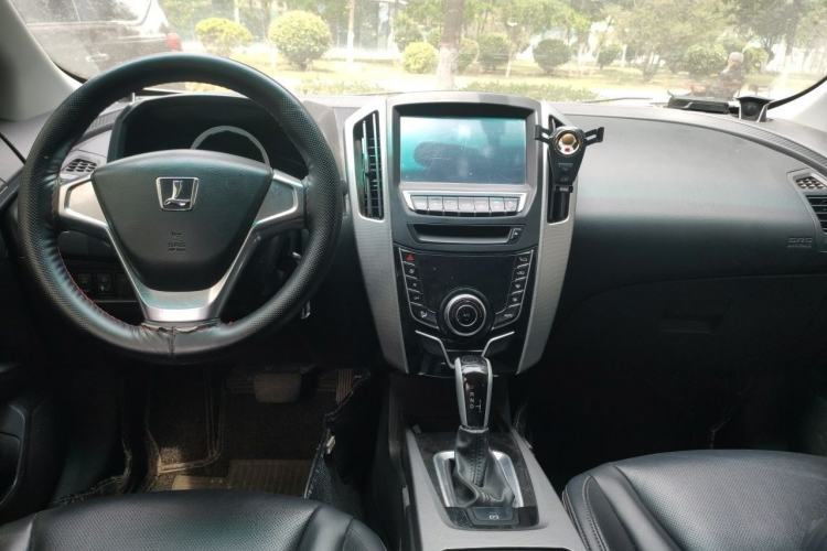 Used Luxgen U6 SUV 2014 1.8T Fashion Edition Center Console