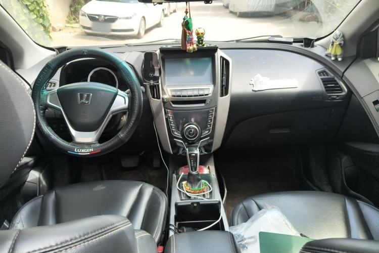 Used Luxgen U6 SUV 2014 1.8T Fashion Edition Center Console