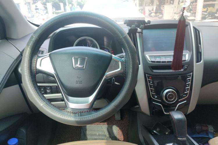 Used Luxgen U6 SUV 2014 1.8T Fashion Edition Center Console