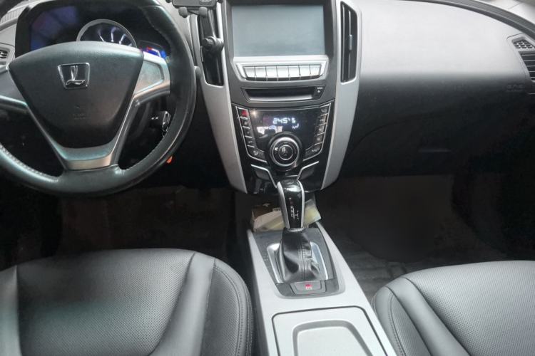 Used Luxgen U6 SUV 2014 2.0T Fashion Edition Center Console