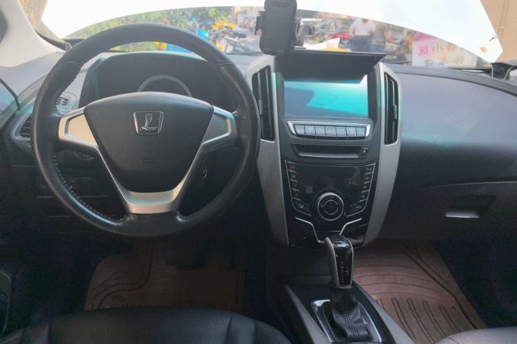 Used Luxgen U6 SUV 2014 1.8T Fashion Edition Center Console