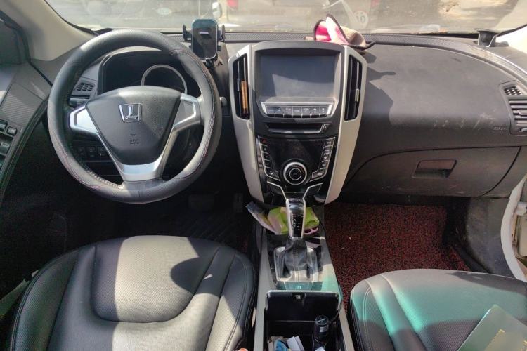 Used Luxgen U6 SUV 2014 1.8T Fashion Edition Center Console