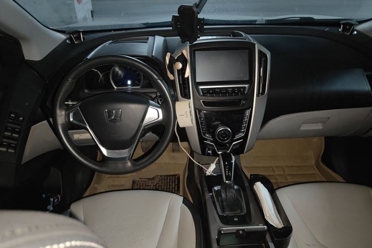Used Luxgen U6 SUV 2014 1.8T Fashion Edition Center Console