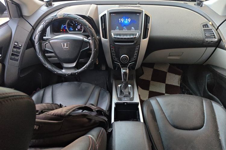 Used Luxgen U6 SUV 2014 1.8T New Innovation Type Center Console