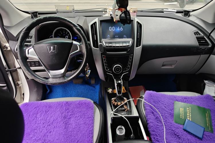 Used Luxgen U6 SUV 2014 2.0T Fashion Edition Center Console