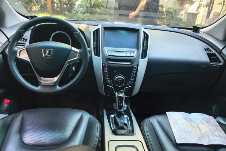 Used Luxgen U6 SUV 2014 1.8T Fashion Edition Center Console