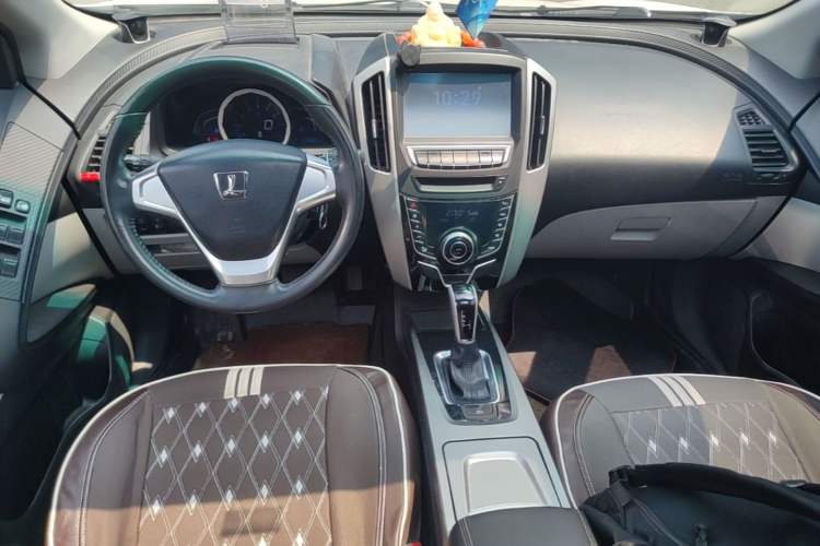 Used Luxgen U6 SUV 2014 1.8T Fashion Edition Center Console
