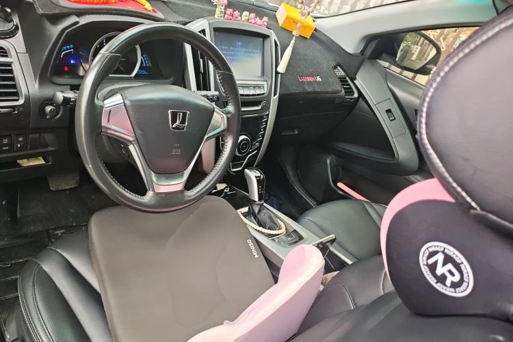 Used Luxgen U6 SUV 2014 1.8T Fashion Edition Center Console