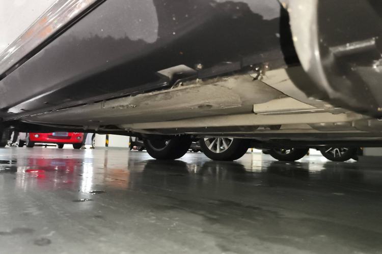 Used Luxgen U6 SUV 2014 2.0T ZhiZun Model Chassis Front Right