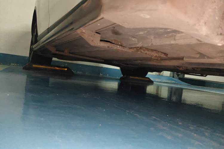 Used Luxgen U6 SUV 2014 1.8T Fashion Edition Chassis Front Right