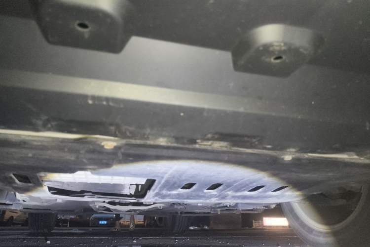 Used Luxgen U6 SUV 2014 2.0T ZhiZun Model Chassis Front