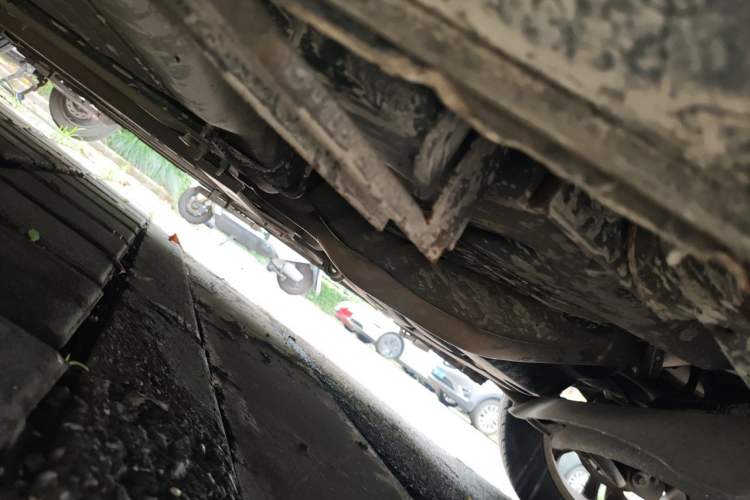 Used Luxgen U6 SUV 2014 2.0T ZhiZun Model Chassis Rear Left