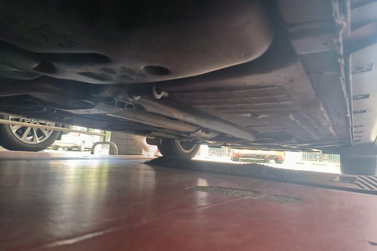 Used Luxgen U6 SUV 2014 1.8T Fashion Edition Chassis Rear Right