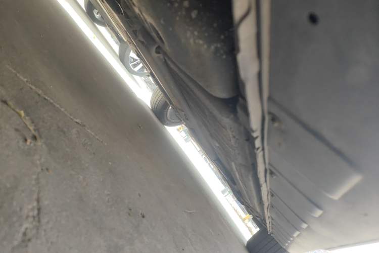 Used Luxgen U6 SUV 2014 2.0T ZhiZun Model Chassis Rear Right