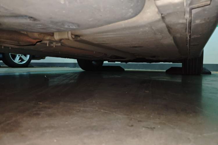 Used Luxgen U6 SUV 2014 1.8T ZhiZun Model Chassis Rear Right