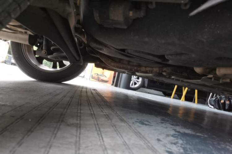 Used Luxgen U6 SUV 2014 2.0T ZhiZun Model Chassis Rear Right