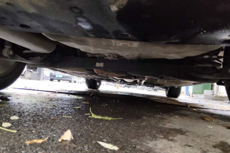 Used Luxgen U6 SUV 2014 2.0T ZhiZun Model Chassis Rear