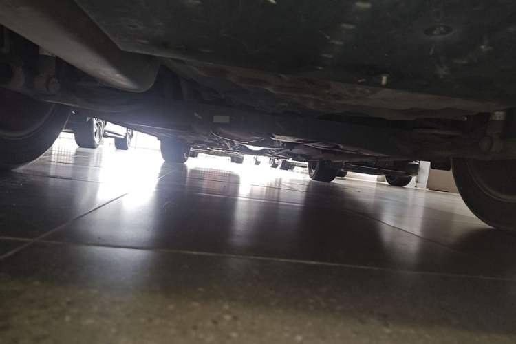 Used Luxgen U6 SUV 2014 2.0T ZhiZun Model Chassis Rear