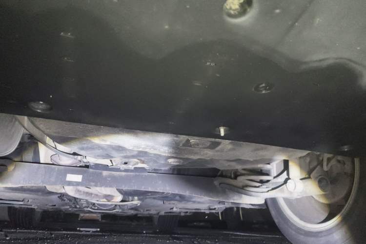 Used Luxgen U6 SUV 2014 2.0T ZhiZun Model Chassis Rear