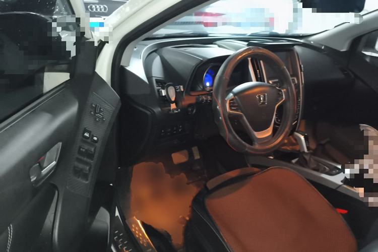 Used Luxgen U6 SUV 2014 2.0T ZhiZun Model Driver Seat