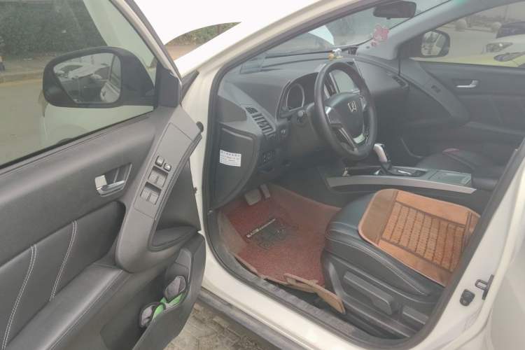 Used Luxgen U6 SUV 2014 1.8T Fashion Edition Driver Seat