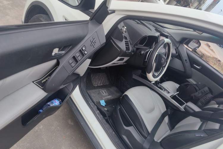 Used Luxgen U6 SUV 2014 2.0T ZhiZun Model Driver Seat