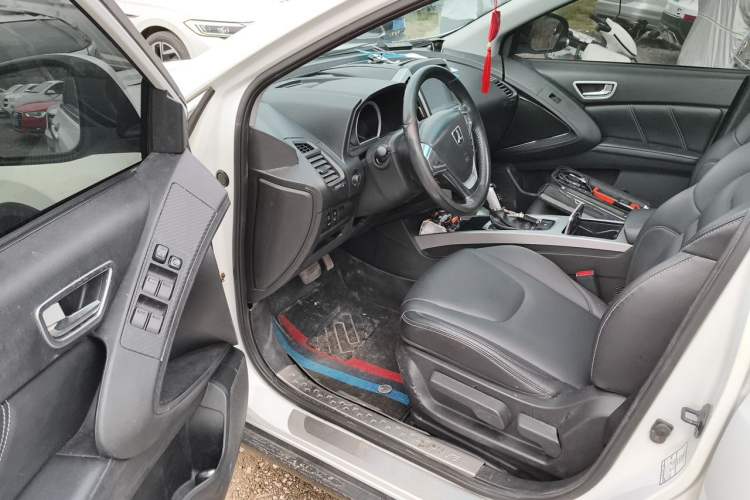 Used Luxgen U6 SUV 2014 1.8T Fashion Edition Driver Seat
