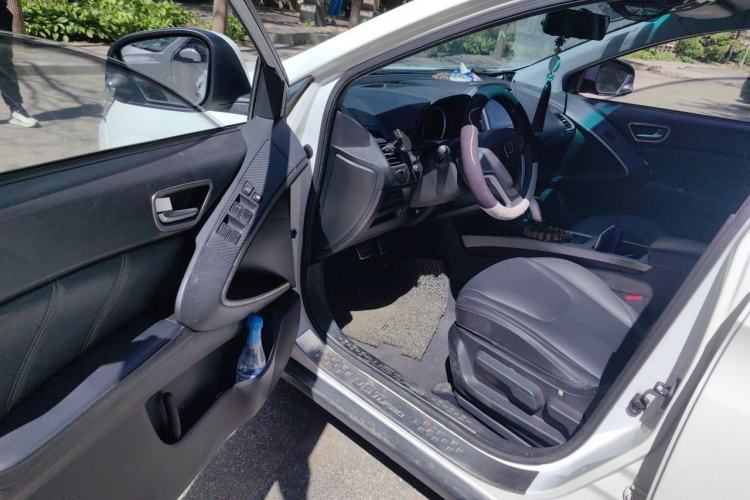 Used Luxgen U6 SUV 2014 1.8T Fashion Edition Driver Seat