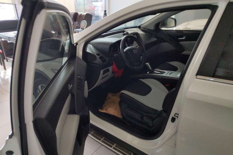 Used Luxgen U6 SUV 2014 1.8T Charm Version Driver Seat